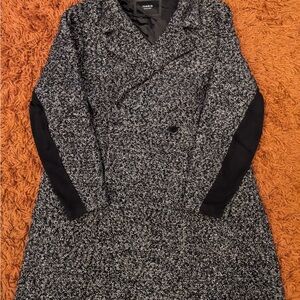 Size 2 New Torrid Black and White Winter Tweed Midi Coat with Spandex Sleeves